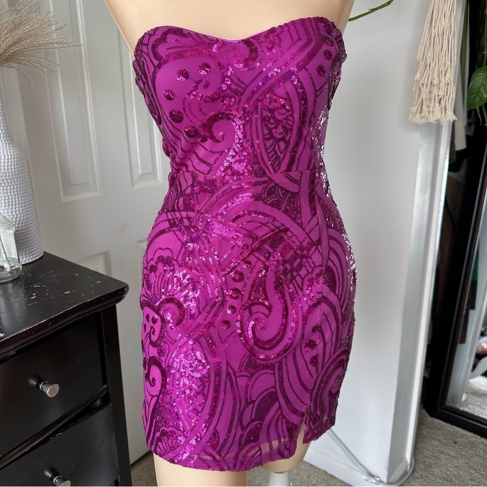 LULU’S GLAMOROUS INTRIGUE SEQUIN STRAPLESS MINI DRESS - Picture 6 of 15